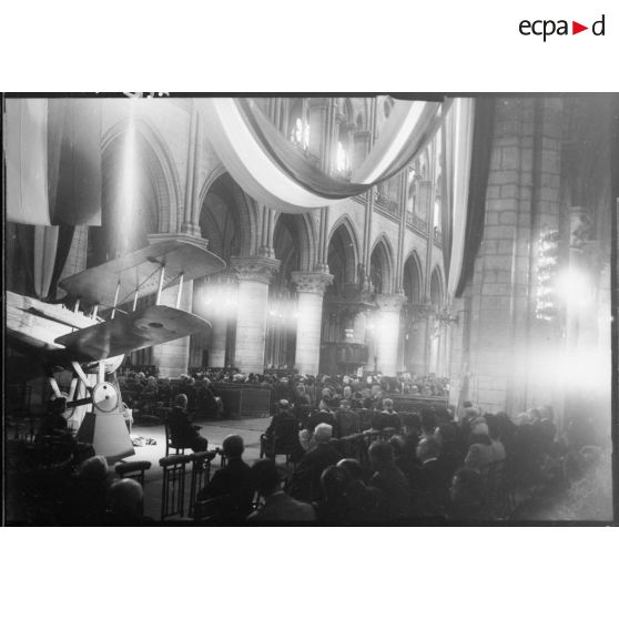 Vue intérieure de Notre-Dame duraant la cérémonie en l'honneur de Guynemer.