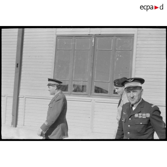 Le commandant Poirier et Léon Cuffaut.