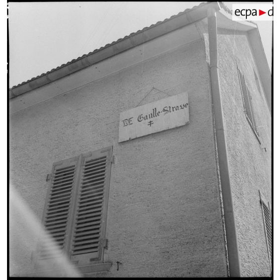 Une rue baptisée par les troupes françaises.