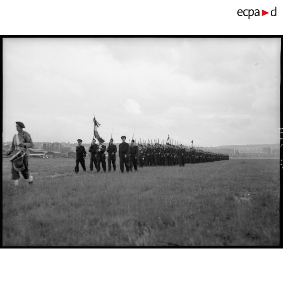 Le défilé des troupes.