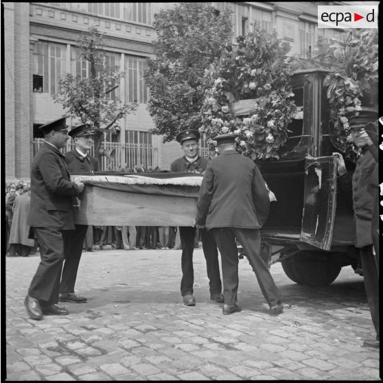 La levée des cercueils.