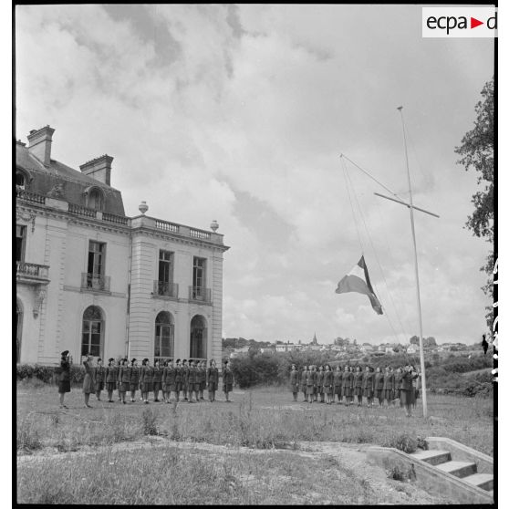 Le salut au drapeau.