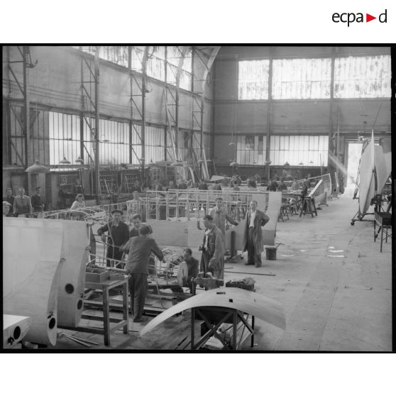 Vues de l'atelier de montage.