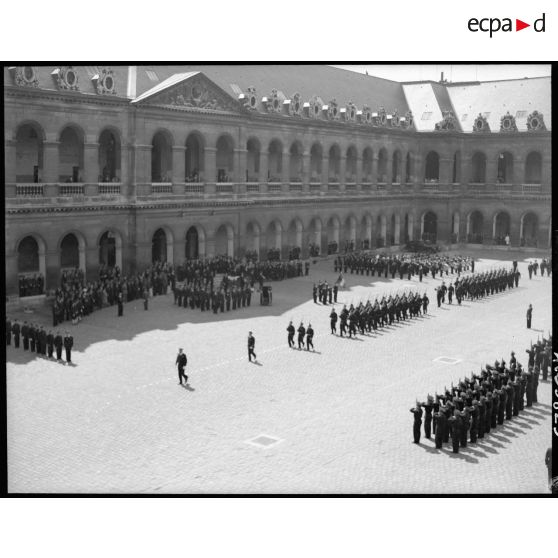 Vues générales des obsèques.