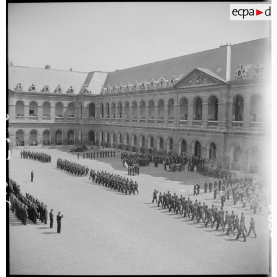 Vues générales des obsèques.