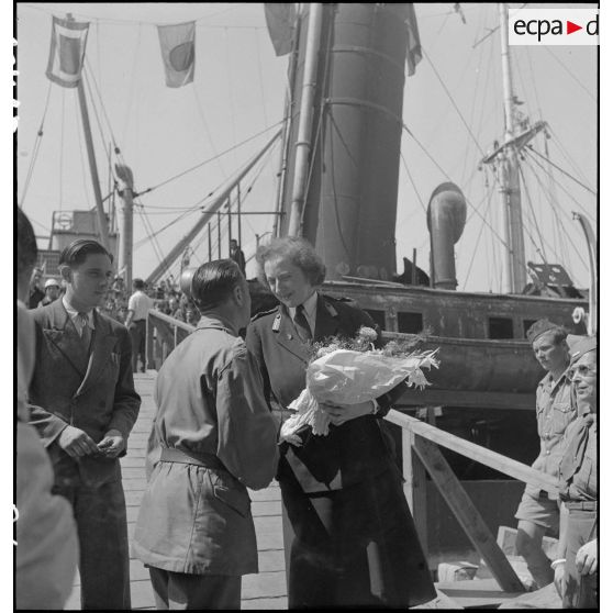 Depuis Odessa, des réfugiés, prisonniers de guerre et déportés des camps libérés par l'armée soviétique sont rapatriés par voie maritime jusqu'à Marseille.