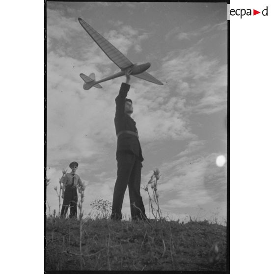 Le modèle gagnant brandi par le vainqueur lors de la coupe de l'Echo d'Alger.