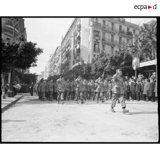 Le défilé du bataillon des parachutistes.