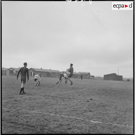 Match de football à la base de La Martine à Châteauroux.