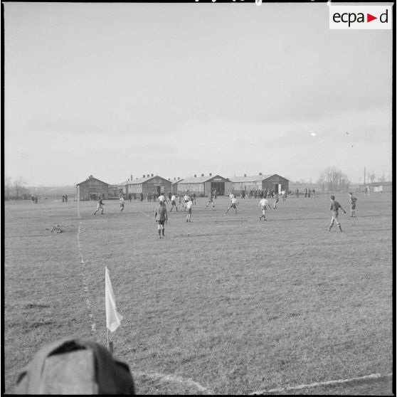 Match de football à la base de La Martine à Châteauroux.