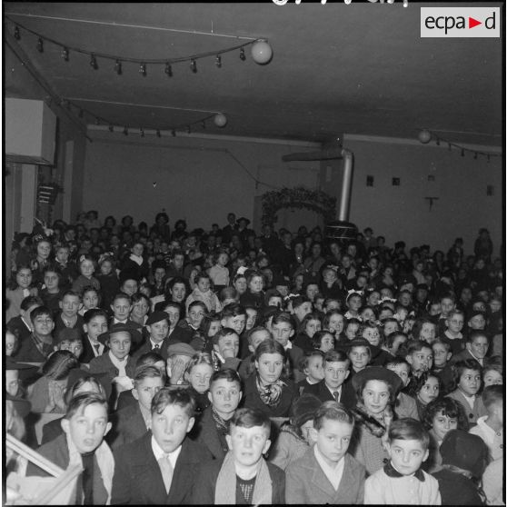 Arbre de Noël à la base de La Martine à Châteauroux.