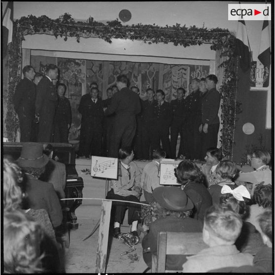 Arbre de Noël à la base de La Martine à Châteauroux.