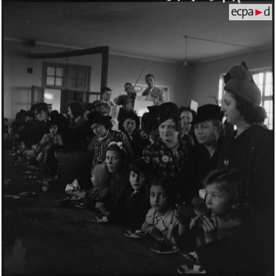 Arbre de Noël à la base de La Martine à Châteauroux.