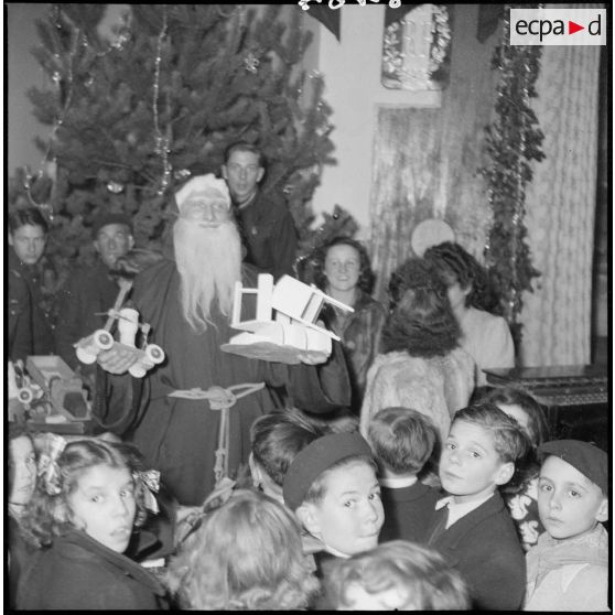 Arbre de Noël à la base de La Martine à Châteauroux.