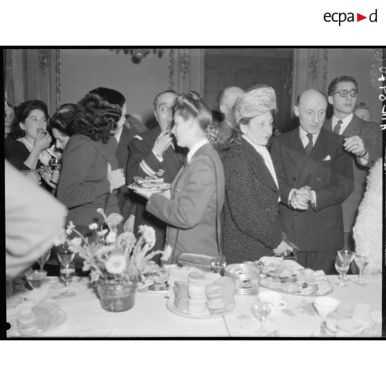 Arbre de Noël à la sécurité militaire de l'air.