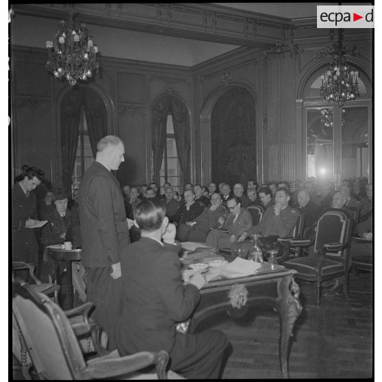 Discours de Tillon à la réunion des directeurs des services des établissements au cercle interallié.