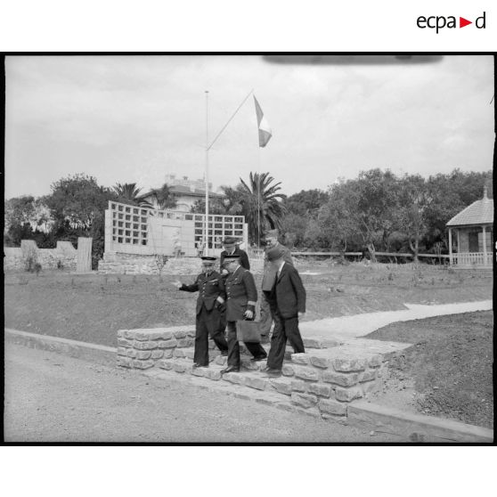 Départ des autorités officielles du congrès.