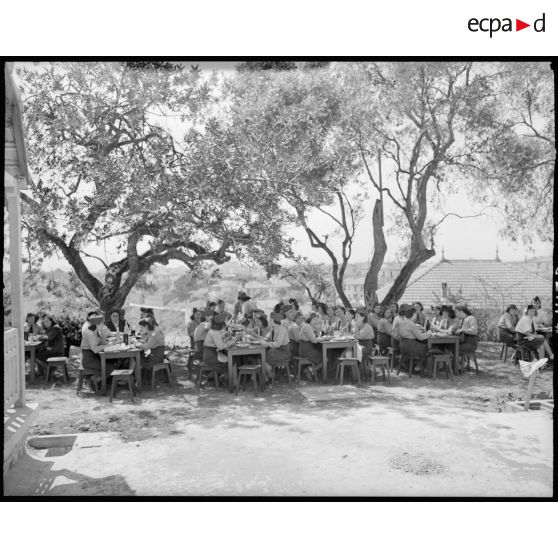 Déjeuner du personnel féminin de l'armée de l'air.