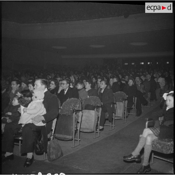 Arbre de Noël à la SNCASO à Suresnes.