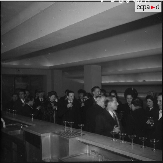 Arbre de Noël à la SNCASO à Suresnes.