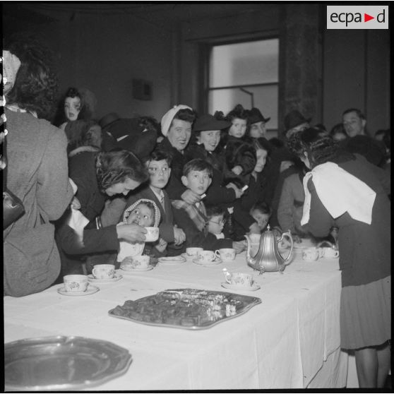 Arbre de Noël à la SNCASO à Suresnes.
