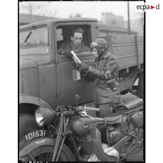 Les activités de la gendarmerie de l'air à Balard et route d'Auteuil.