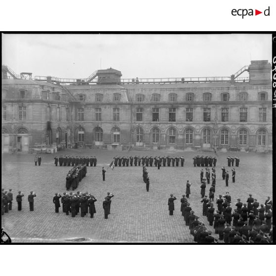 Cérémonie de baptême de la promotion de l'école de l'Air "Capitaine Préziosi", vue d'ensemble du dispositif.