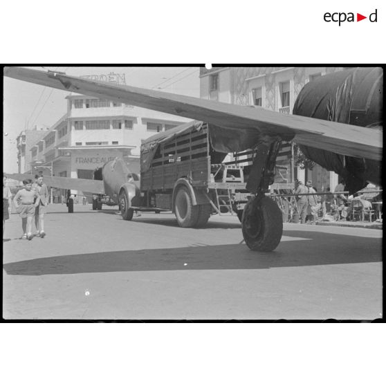 Acheminement des avions du port vers la chaîne de montage au Maroc, à Casablanca.