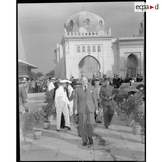 Arrivée à Blida de Fernand Grenier, commissaire à l'Air du Comité français de la libération nationale (CFLN).