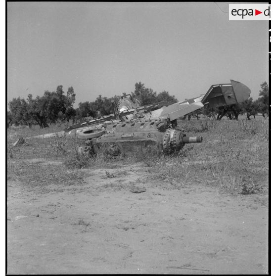 Cimetière d'avions allemands Messerschmitt Bf 109 sur le terrain de la Marsa (Tunisie).