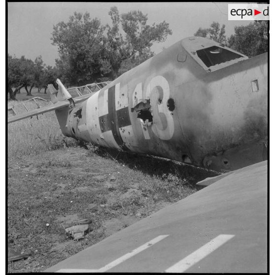 Cimetière d'avions allemands Messerschmitt Bf 109 sur le terrain de la Marsa (Tunisie).