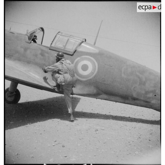 Pilote de Curtiss avant son envol.