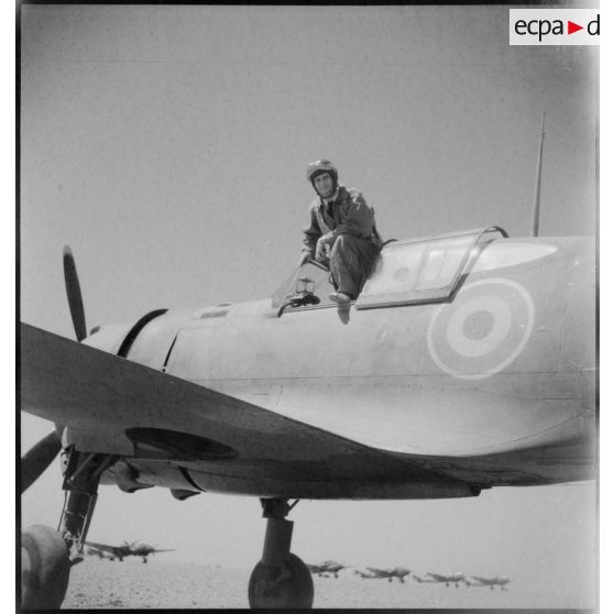 Pilote de Curtiss avant son envol.