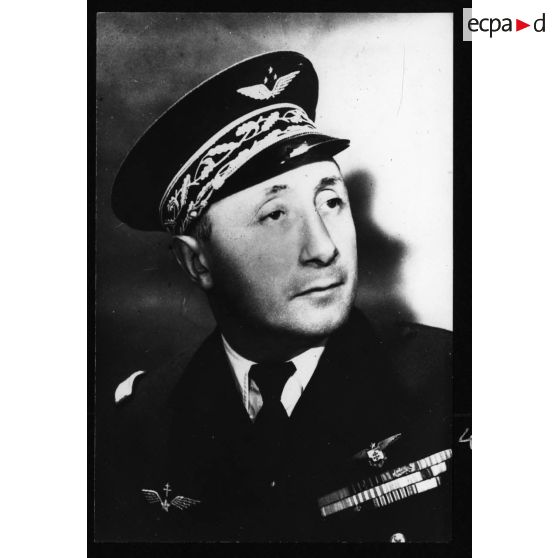 Portrait du général de division aérienne Martial Valin, chef d'état-major général de l'armée de l'Air.