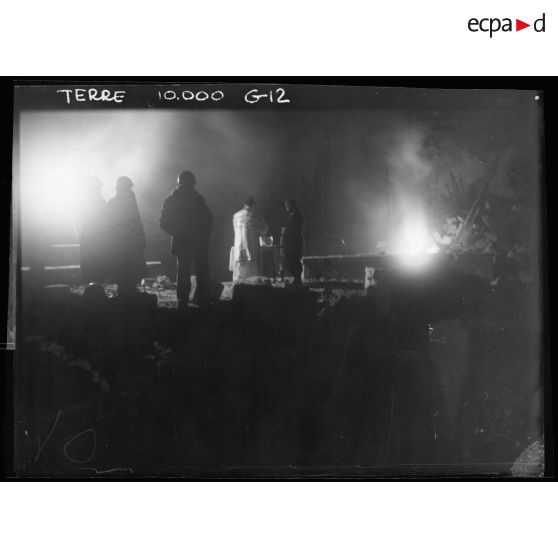 Messe de minuit célébrée sur front des Vosges. [description provisoire]