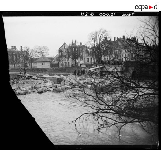 Saint-Dié en ruine. [description provisoire]