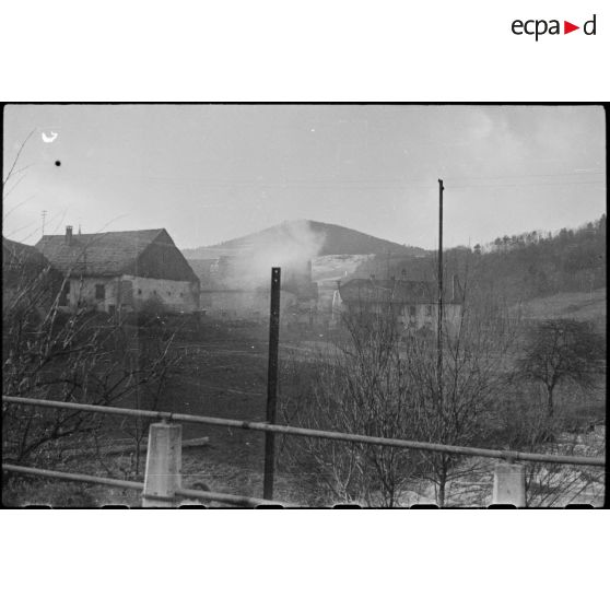 Village sur la route du col du Bonhomme (Haut-Rhin), objectif des éléments de la 3e DIA (Divisions d'infanterie algérienne). [description provisoire]