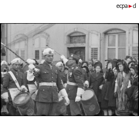 Nouba de spahis algériens. [description provisoire]