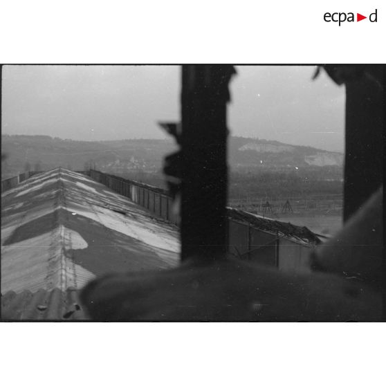 Poste de surveillance de l'usine hydroélectrique de Kembs (Haut-Rhin). [description provisoire]