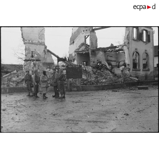 Le village en ruine de Loechle (Haut-Rhin). [description provisoire]