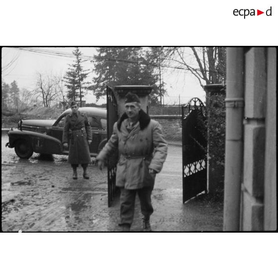 Le général Magnan, commandant la 9e DIC (Division d'infanterie coloniale), en Alsace. [description provisoire]
