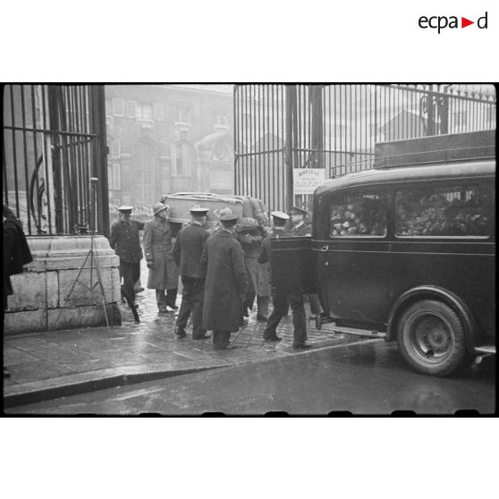 Obsèques du colonel Fabien au Val-de-Grâce à Paris. [description provisoire]