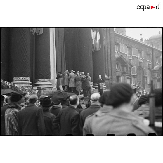 Obsèques du colonel Fabien au Val-de-Grâce à Paris. [description provisoire]