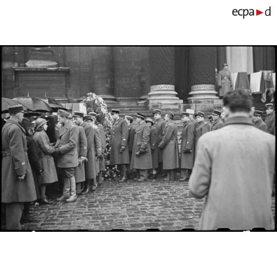 Obsèques du colonel Fabien au Val-de-Grâce à Paris. [description provisoire]