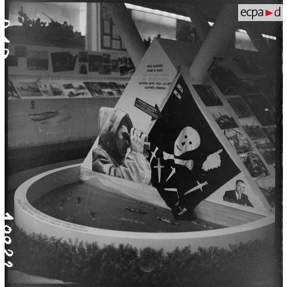 Exposition "Français, voici notre Armée" à Paris. [description provisoire]