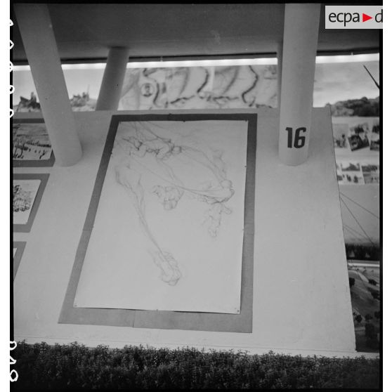 Exposition "Français, voici notre Armée" à Paris. [description provisoire]