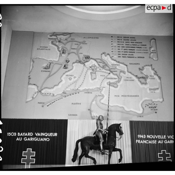 Exposition "Français, voici notre Armée" à Paris. [description provisoire]