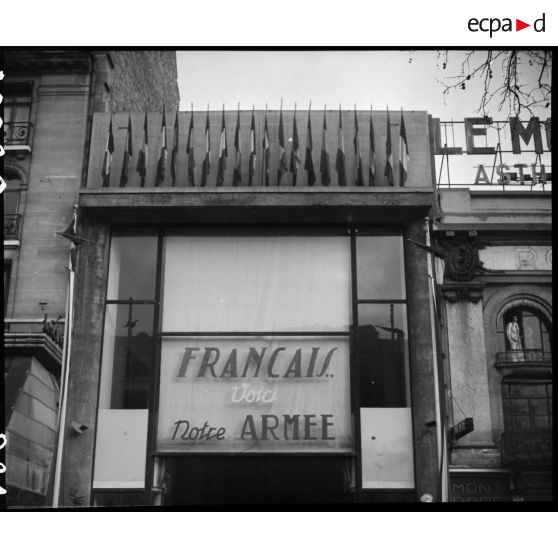 Exposition "Français, voici notre Armée" à Paris. [description provisoire]