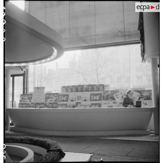 Exposition "Français, voici notre Armée" à Paris. [description provisoire]