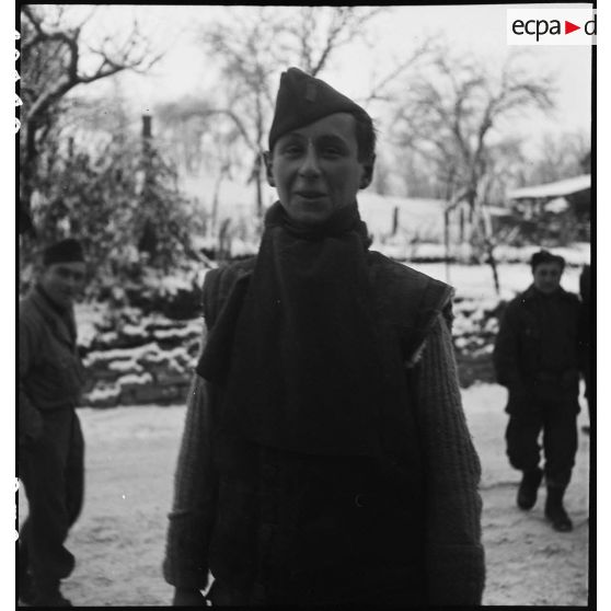 Portrait du brigadier-chef Hubert Leclerc, qui sert au RMT (Régiment de marche du Tchad). [description provisoire]